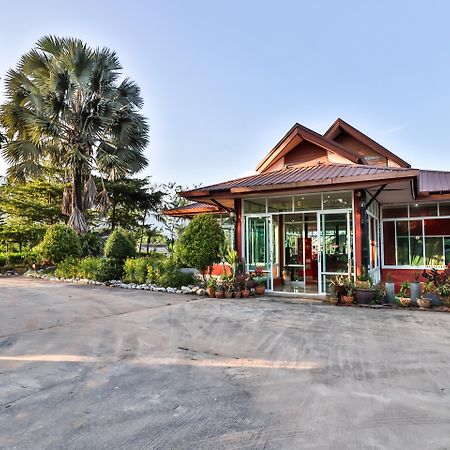 Oyo 416 Golden Nakara Resort Maesai Mae Sai Esterno foto