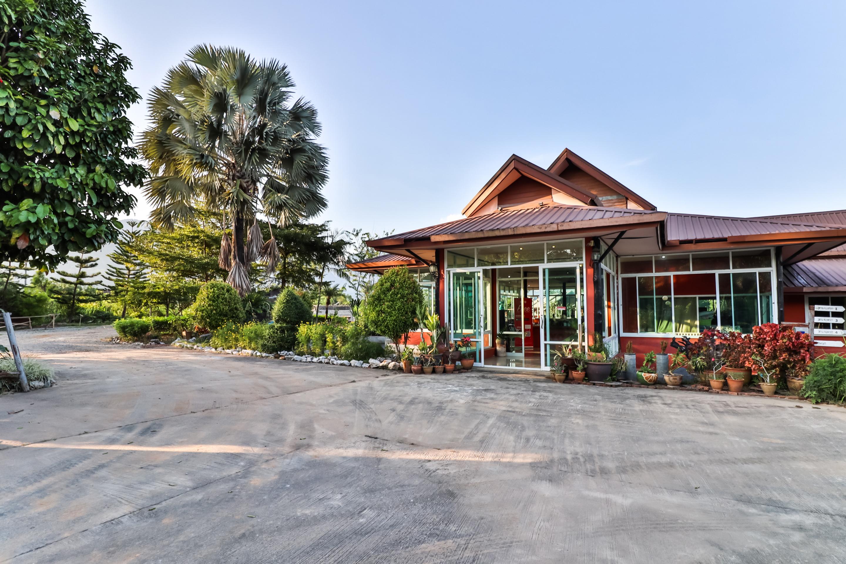 Oyo 416 Golden Nakara Resort Maesai Mae Sai Esterno foto